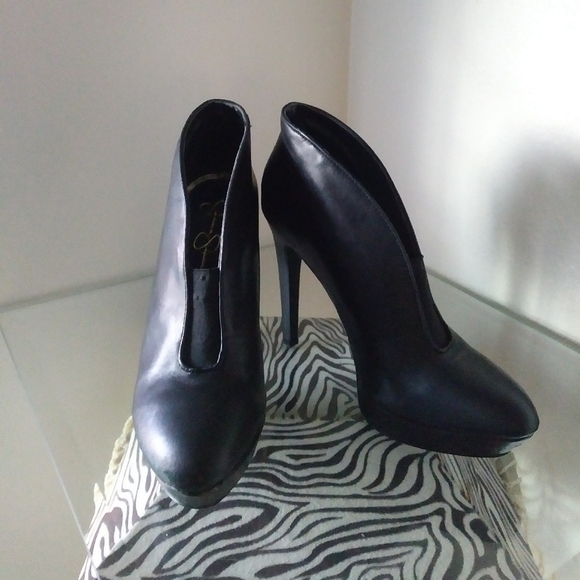 JESSICA SIMPSON booties - Picture 1 of 4